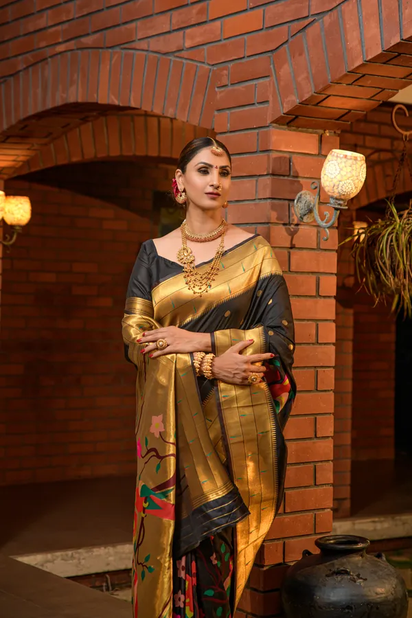 BLACK_PURE_SILK_PAITHANI_SAREE
